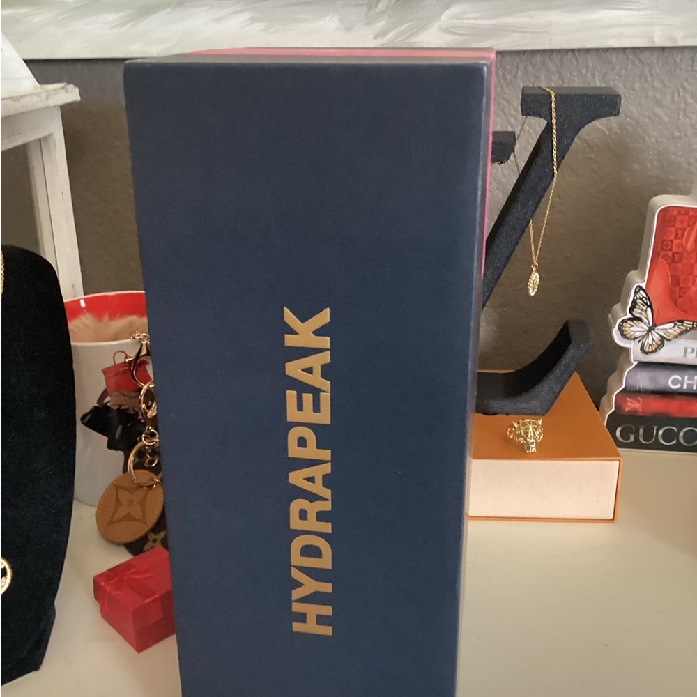 Hydrapeak Limited Edition Rhinestone Tumbler - Picture 4 of 6